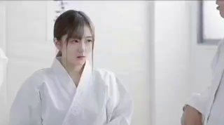 新晋良家偷拍达人，一炮不过瘾，佳人白嫩玉体，无套骚穴抽查内射，捂着逼生怕流到床上